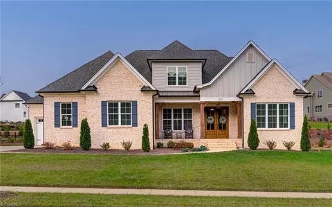 1217 Maple Chase Ln, Winston Salem, NC 27106