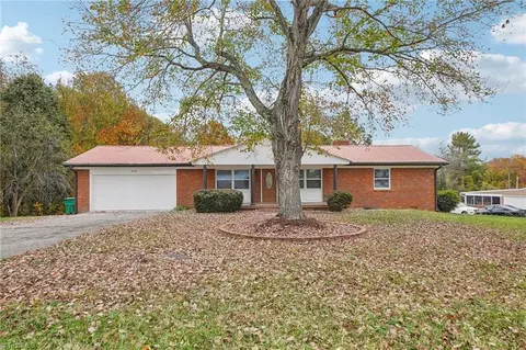2106 Alpine Dr, High Point, NC 27260