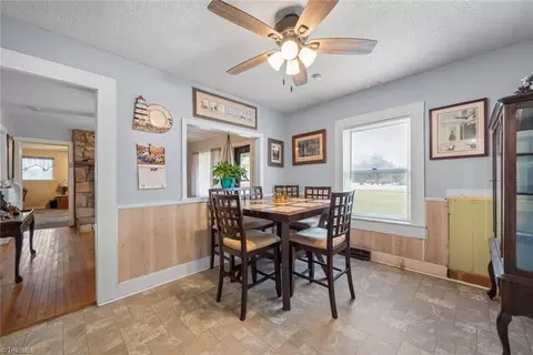 Entry Way - 1082 Tom Gordon Rd, King, NC 27021 photo 2 of 3