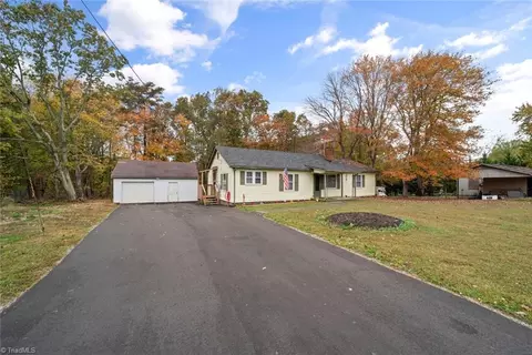 1082 Tom Gordon Rd, King, NC 27021