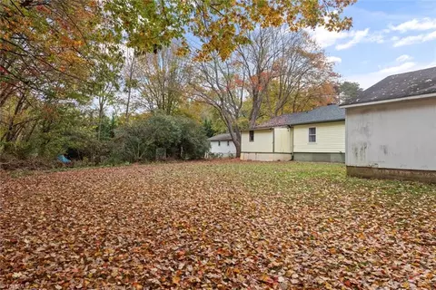 Exterior - 1082 Tom Gordon Rd, King, NC 27021 photo 5 of 7