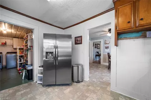 Entry Way - 1082 Tom Gordon Rd, King, NC 27021 photo 3 of 3