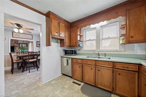 Kitchen - 1082 Tom Gordon Rd, King, NC 27021 photo 3 of 3