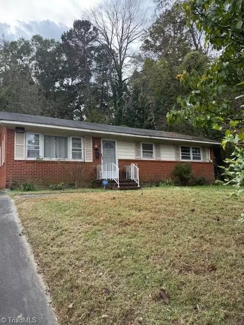 9 Carpenter Ct, Greensboro, NC 27403