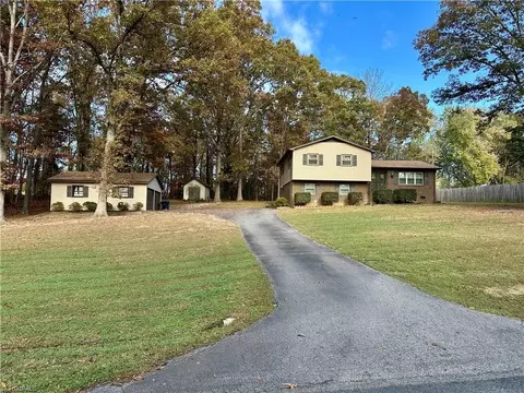 5220 Windemere Cir, Trinity, NC 27370