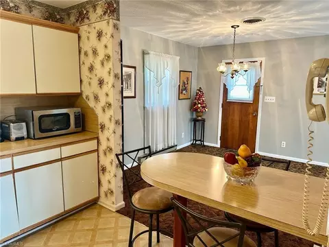 Entry Way - 5220 Windemere Cir, Trinity, NC 27370 photo 3 of 3