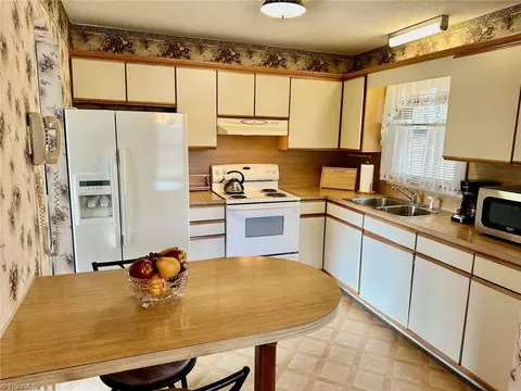 Kitchen - 5220 Windemere Cir, Trinity, NC 27370 photo 1 of 1