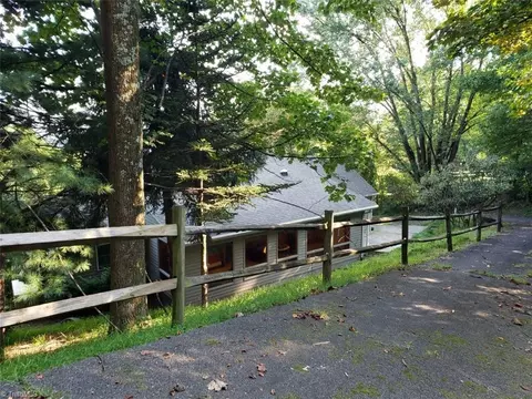 1695 Elk Spur Rd, Fancy Gap, VA 24328