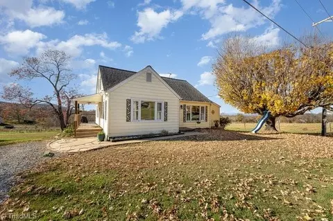 2321 Swan Creek Rd, Jonesville, NC 28642
