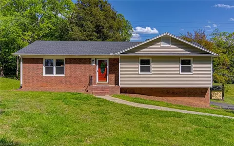 2563 Wood Valley Rd, Winston Salem, NC 27106