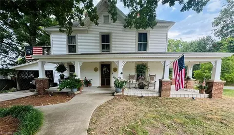 216 2nd St, Denton, NC 27239