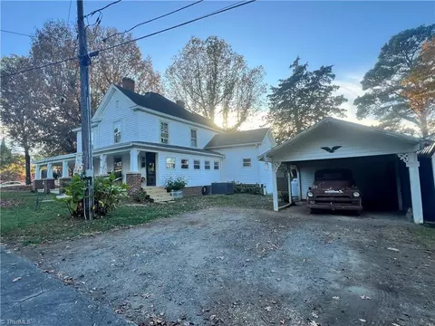 216 2nd St, Denton, NC 27239 photo 5