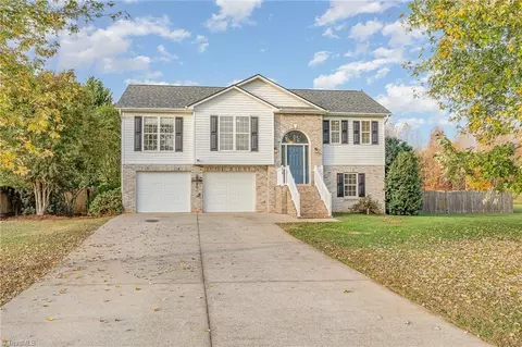 115 Fieldcreek Ct, Winston Salem, NC 27105