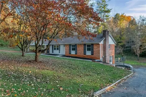 1503 Dogwood Dr, Wilkesboro, NC 28697
