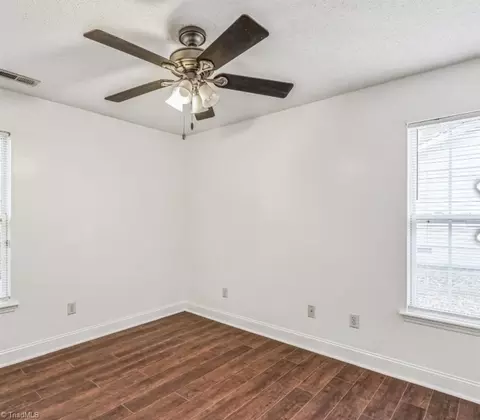 2926 Dearborn Dr, Durham, NC 27704 photo 2