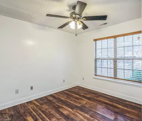 2926 Dearborn Dr, Durham, NC 27704 photo 3