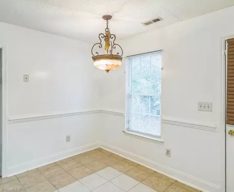 2926 Dearborn Dr, Durham, NC 27704 photo 4