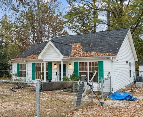 2926 Dearborn Dr, Durham, NC 27704