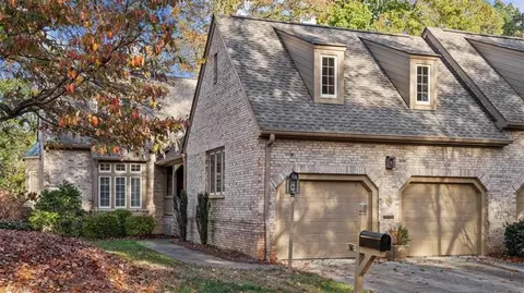 36 Sturbridge Ln, Greensboro, NC 27408