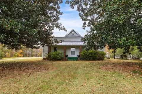 6138 Nc Highway 704, Sandy Ridge, NC 27046