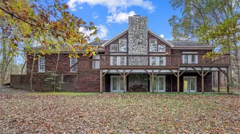 5126 Blakeshire Rd, Greensboro, NC 27406