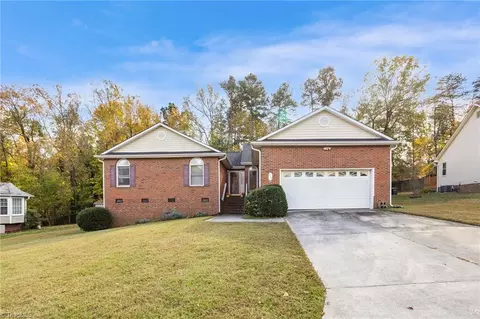 117 Brook Pine Dr, Greensboro, NC 27406