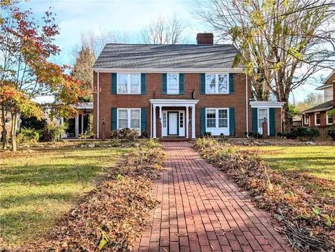 218 Cherry St, Mount Airy, NC 27030