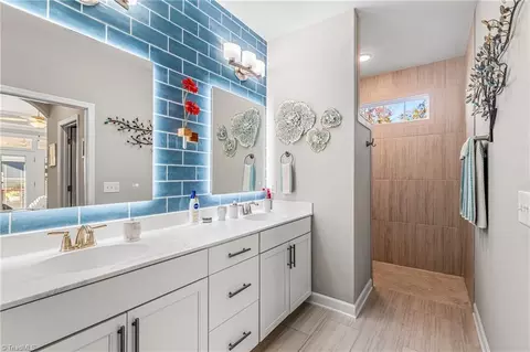 Bath - 3448 Willowcrest St, High Point, NC 27265 photo 1 of 3