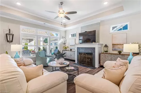 Living - 3448 Willowcrest St, High Point, NC 27265 photo 3 of 4