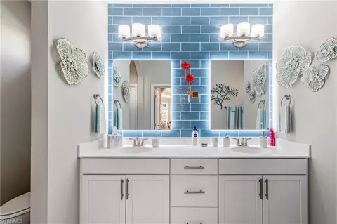 Bath - 3448 Willowcrest St, High Point, NC 27265 photo 2 of 3