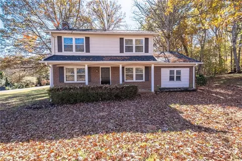 780 Bundaberg Ln, Rural Hall, NC 27045