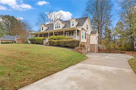 852 Terrace Dr, Lexington, NC 27295