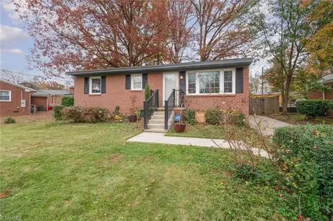 1814 Woodmere Dr, Greensboro, NC 27405