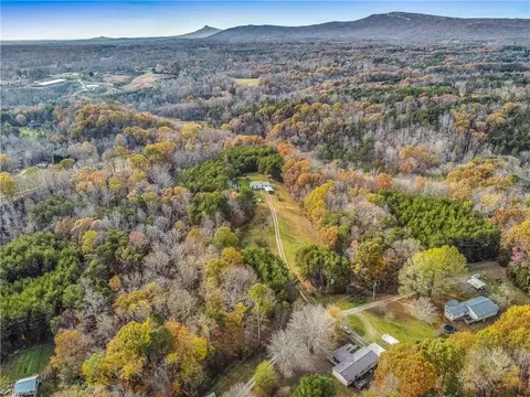 1055 Eagle Rock Rd, King, NC 27021