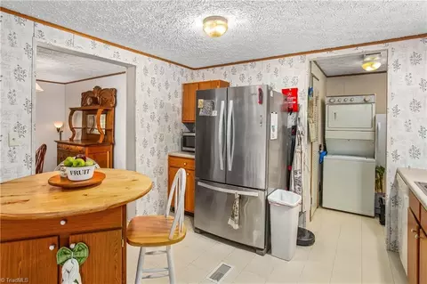 1055 Eagle Rock Rd, King, NC 27021 photo 9
