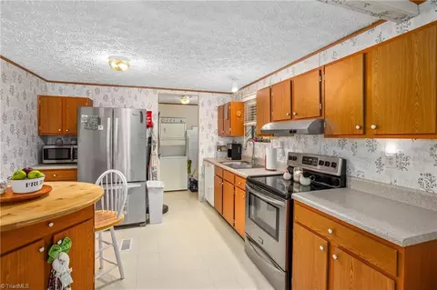 1055 Eagle Rock Rd, King, NC 27021 photo 8