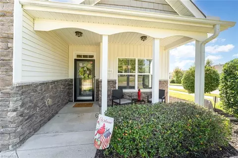 104 Kilbourne Dr, Advance, NC 27006