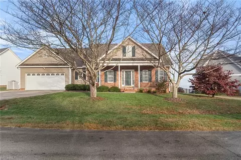 145 Cinnamon Way, Clemmons, NC 27012