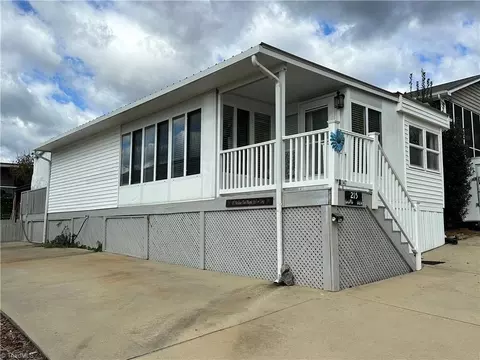 215 Grand View Dr, New London, NC 28127