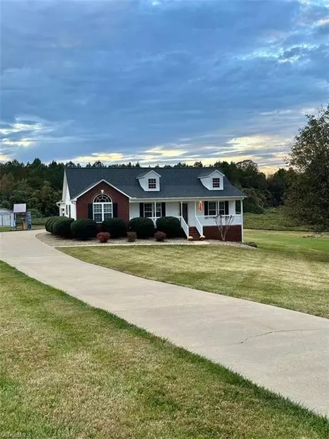 275 Carlile Dr, Lexington, NC 27295
