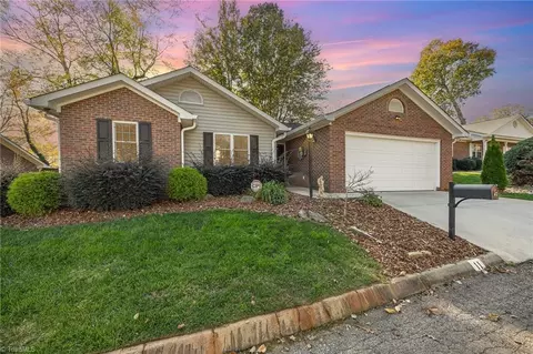 11 Brandywine Cir, Greensboro, NC 27409