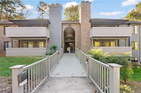 2941 Oaktop Cir, Greensboro, NC 27410