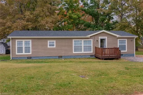 1421 3rd St, Statesville, NC 28677