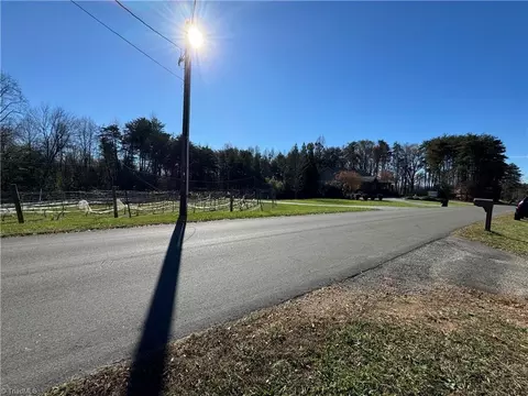 132 Benge Dr, Elkin, NC 28621 photo 34