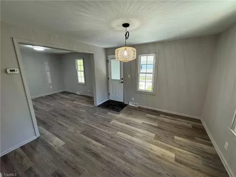 132 Benge Dr, Elkin, NC 28621 photo 9
