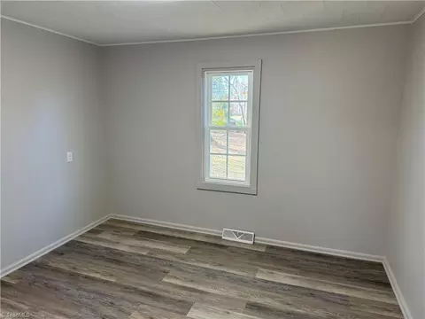 132 Benge Dr, Elkin, NC 28621 photo 12