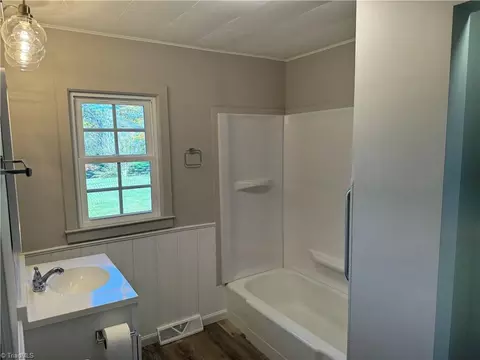 132 Benge Dr, Elkin, NC 28621 photo 14
