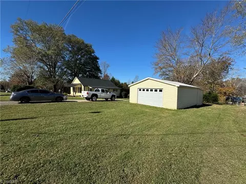 132 Benge Dr, Elkin, NC 28621 photo 31