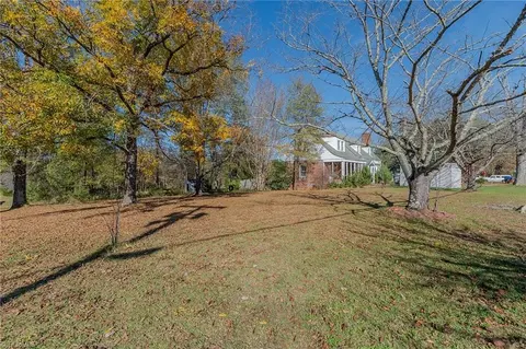 1129 Meadow Rd E, Eden, NC 27288 photo 32