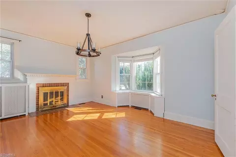 1129 Meadow Rd E, Eden, NC 27288 photo 9